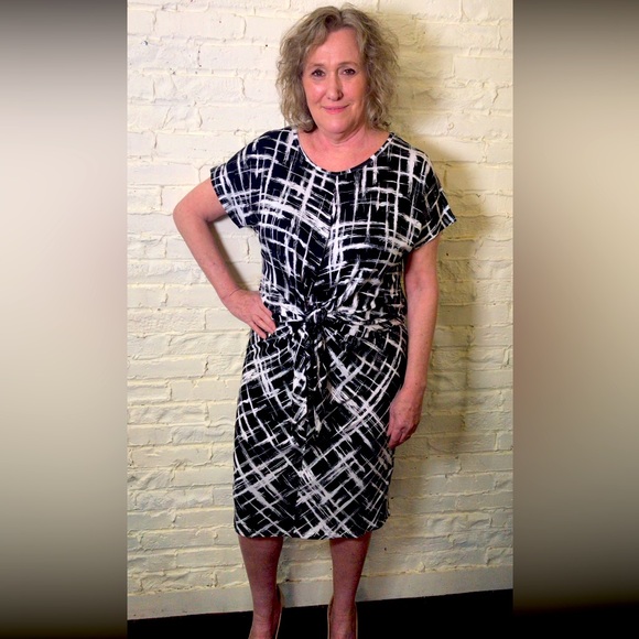 Black and white print dress - Spencer & Shaw - Picture 3 of 3